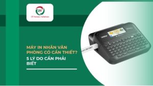 Khách hàng được chuyên gia tư vấn chọn máy in nhãn